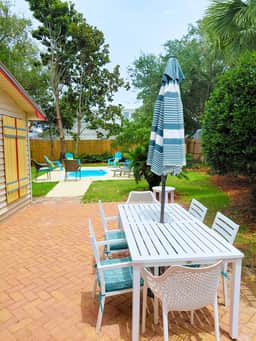 Crystal Beach Bungalow - Image 5