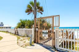 Lucky Seven by the Sea - Image 3