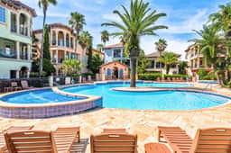 Chateau St Tropez - Image 3