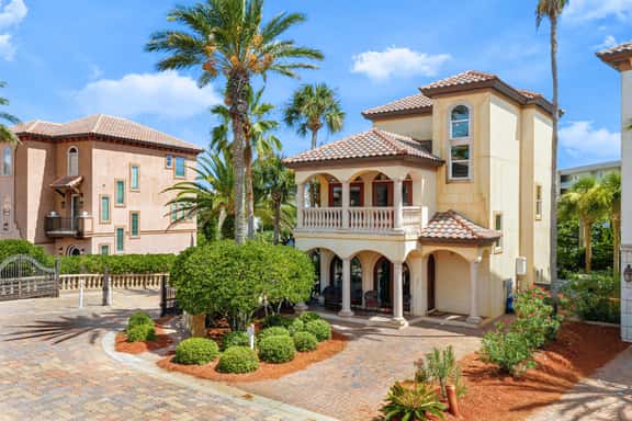 Chateau St Tropez - Image 1